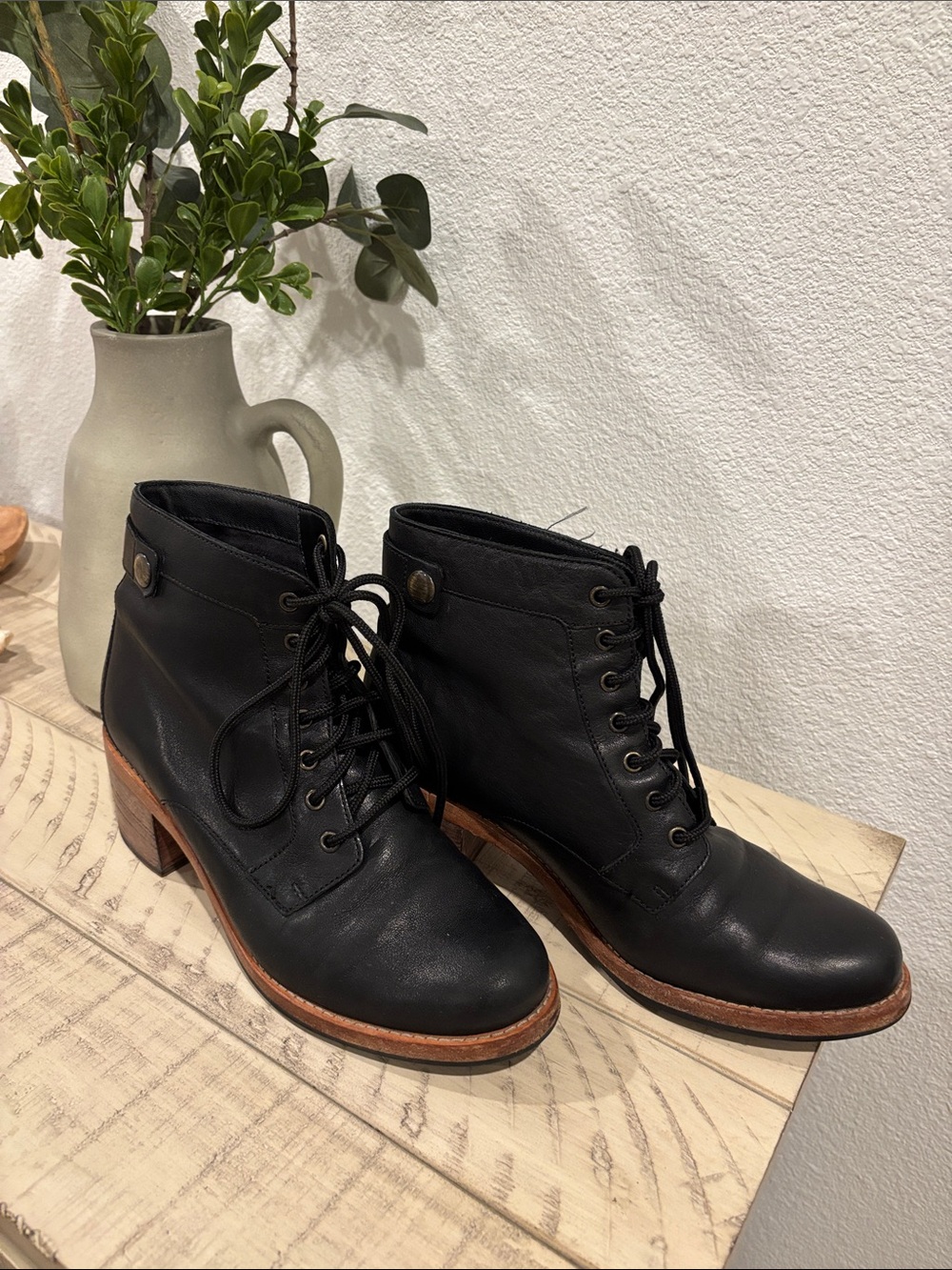 Clarks Black Lace-Up Leather Ankle Boots with Brown Stacked Heel - Picture 6 of 10